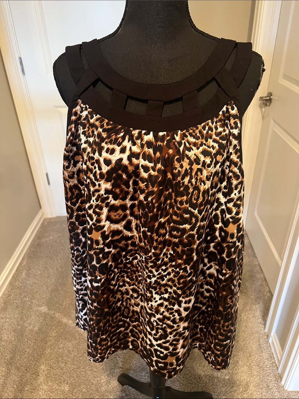 Perseption Black and Brown Leopard-Print Cutout Yoke Tank